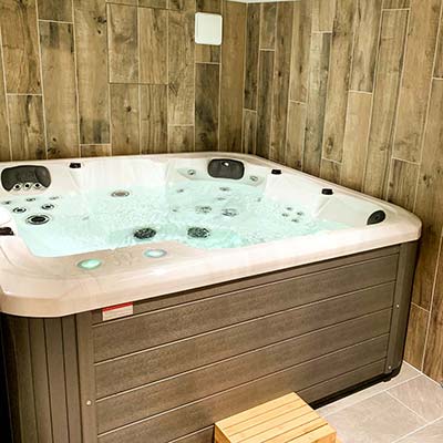 Wellness area with Jacuzzi and dry Sauna at Domaine Jean Got - Gîte